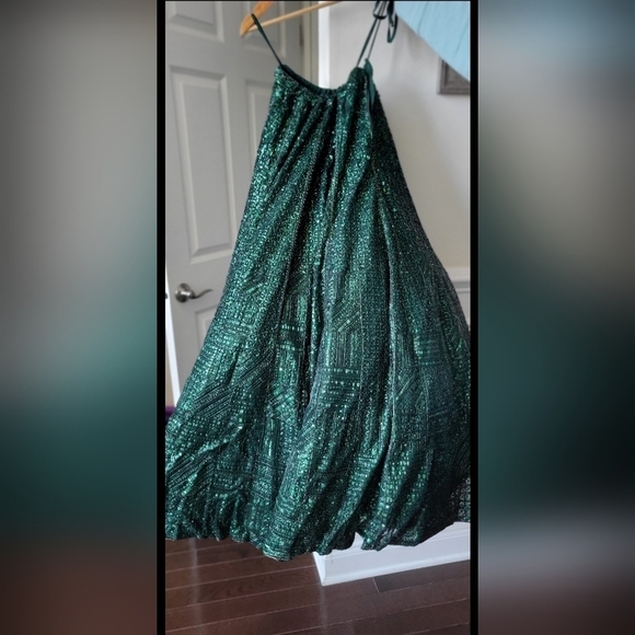 Indian Designer Bridal Emerald Green Lehenga Set - Seema Gujral - Picture 7 of 12